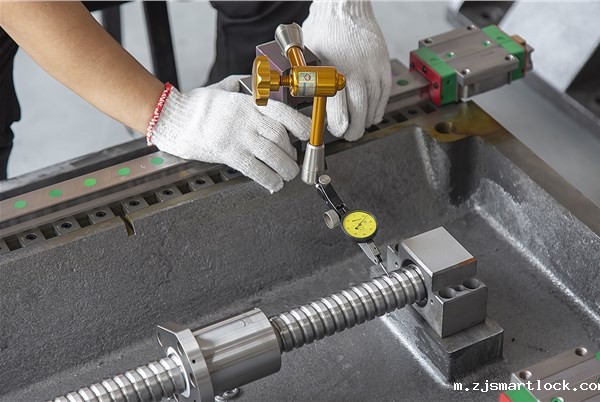 机床是线轨好还是硬轨好？